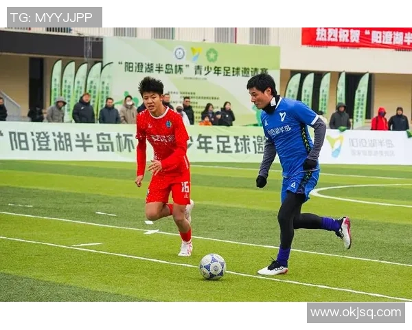 内裤广告与足球的奇妙结合如何引发观众的热情与关注