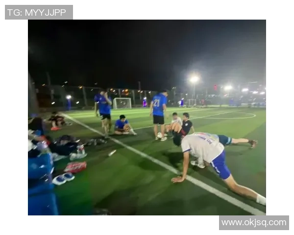 冬季寒风中奔跑的激情与挑战冬天户外足球的乐趣与技巧分享